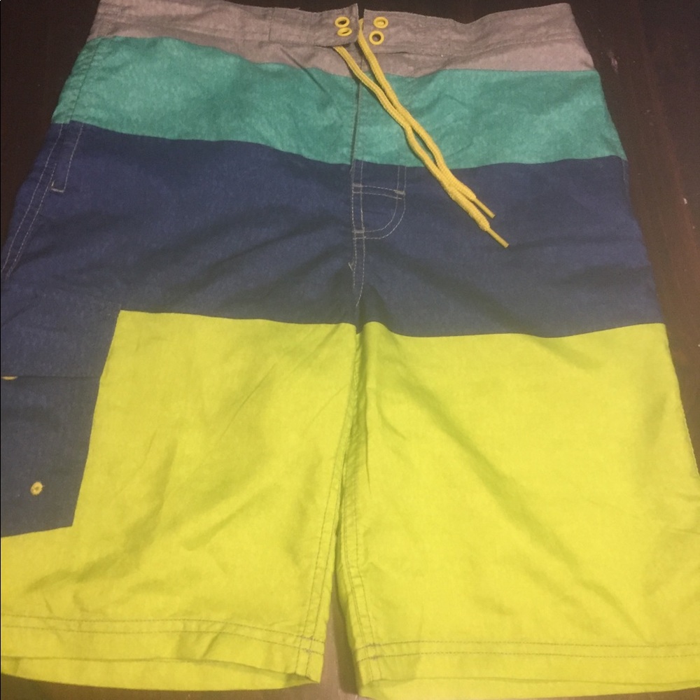 BOY sz 14/16 lg board shorts🏄🏼‍♂️☀️SUN FUN🏝